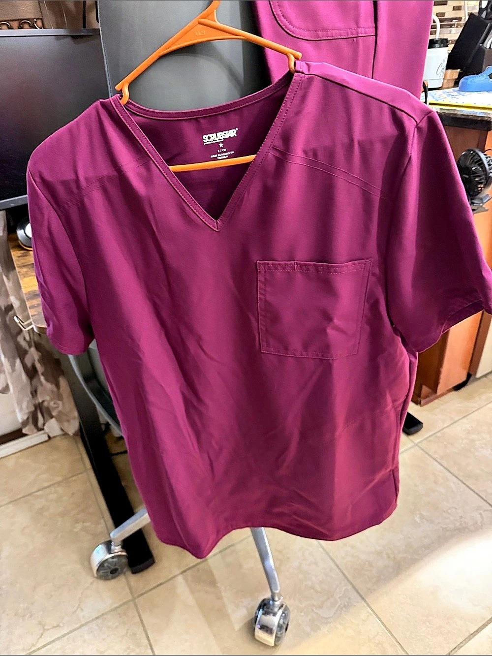 Cherokee Infinity V-Neck Short Sleeve Scrub Top and Pants in Purple Like New